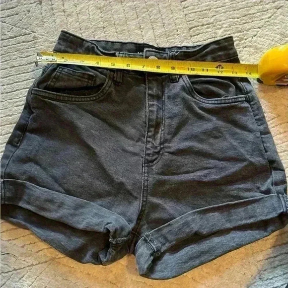 Cotton on size 4 woman’s black denim shorts - Picture 7 of 7